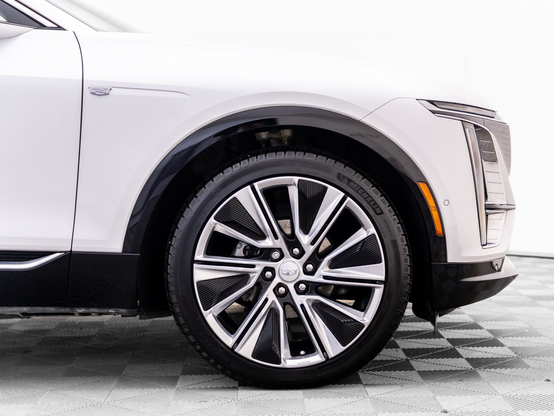 Used 2025 Cadillac Lyriq Luxury w/ Nappa Leather Package AWD/4WD image 39