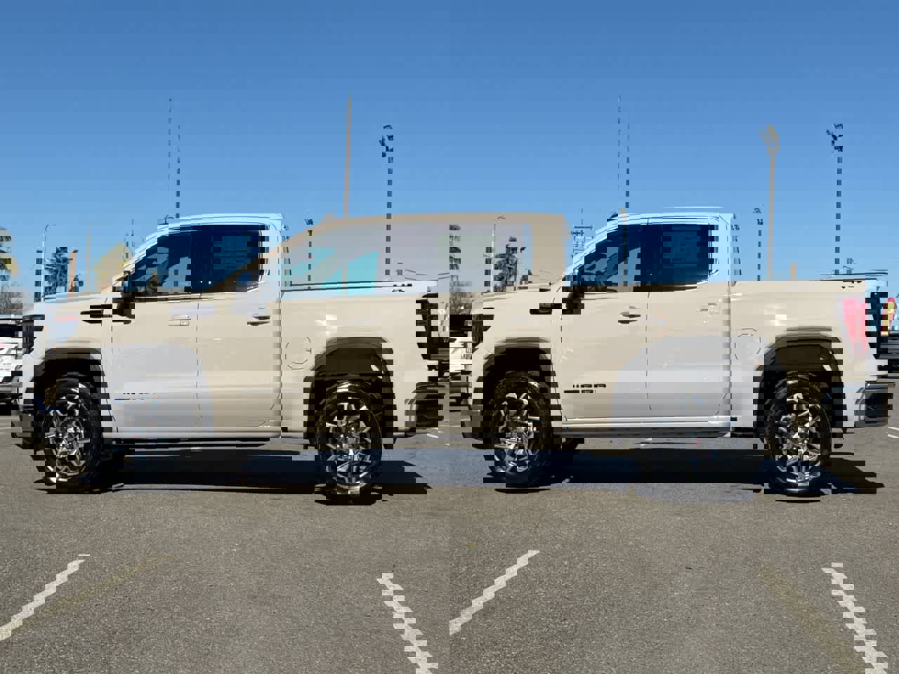 New 2026 GMC Sierra 1500 SLE w/ LPO, Black Badging Package image 10