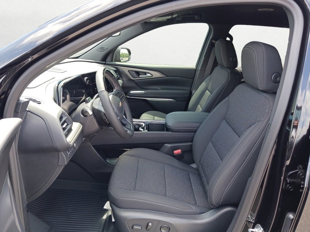 New 2025 Chevrolet Traverse LT w/ Enhanced Driving Package image 12