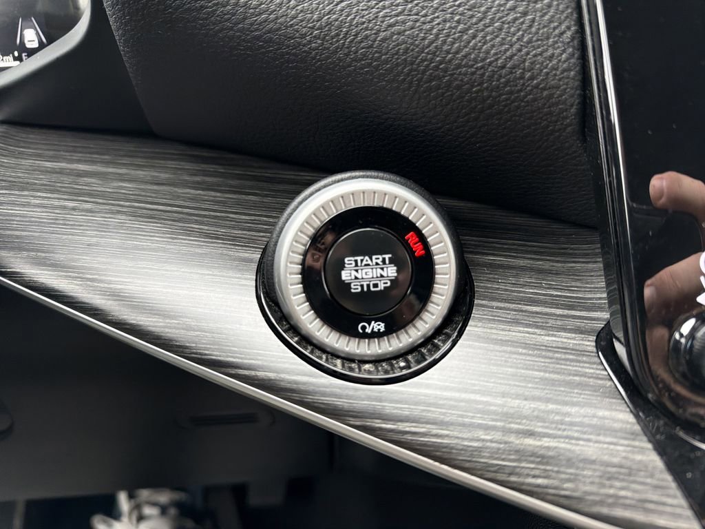 Used 2024 Jeep Wagoneer L Series II w/ Flexible Seating Group image 26