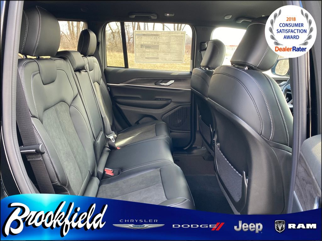 New 2026 Jeep Grand Cherokee Altitude image 18
