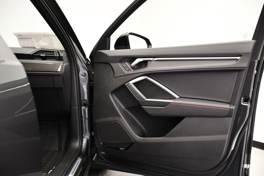 Used 2025 Audi Q3 2.0T Premium Plus w/ Premium Plus Package image 46