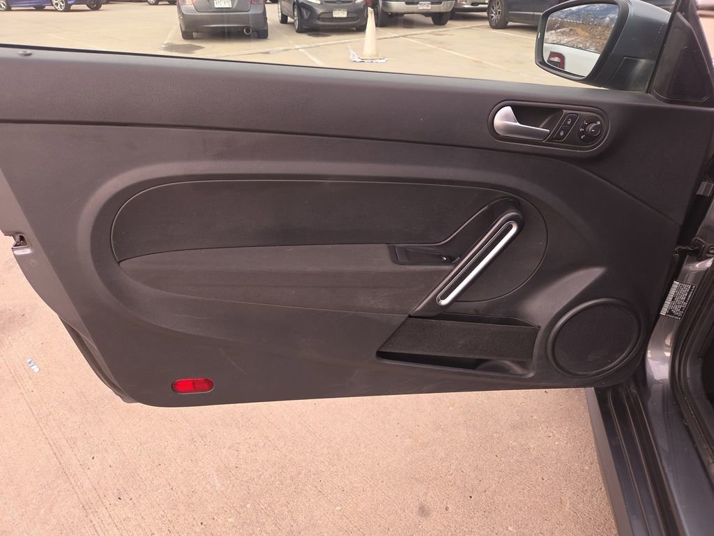 Used 2019 Volkswagen Beetle 2.0T S image 11