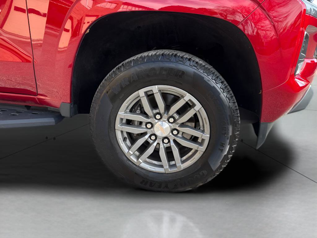 Used 2024 Chevrolet Colorado LT w/ LT Convenience Package image 2