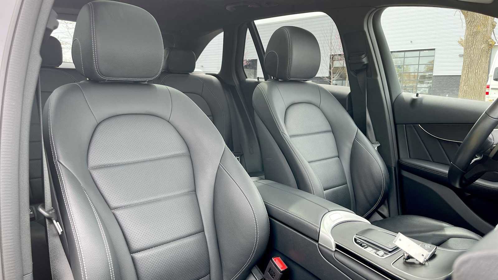 Used 2022 Mercedes-Benz GLC 300 4MATIC image 27
