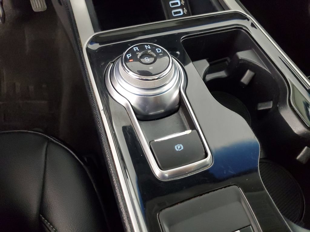 Used 2019 Ford Edge SEL w/ Equipment Group 201A FWD image 17