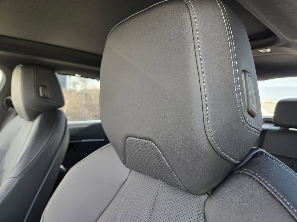 Certified 2025 BMW 530i xDrive w/ Executive Package image 18