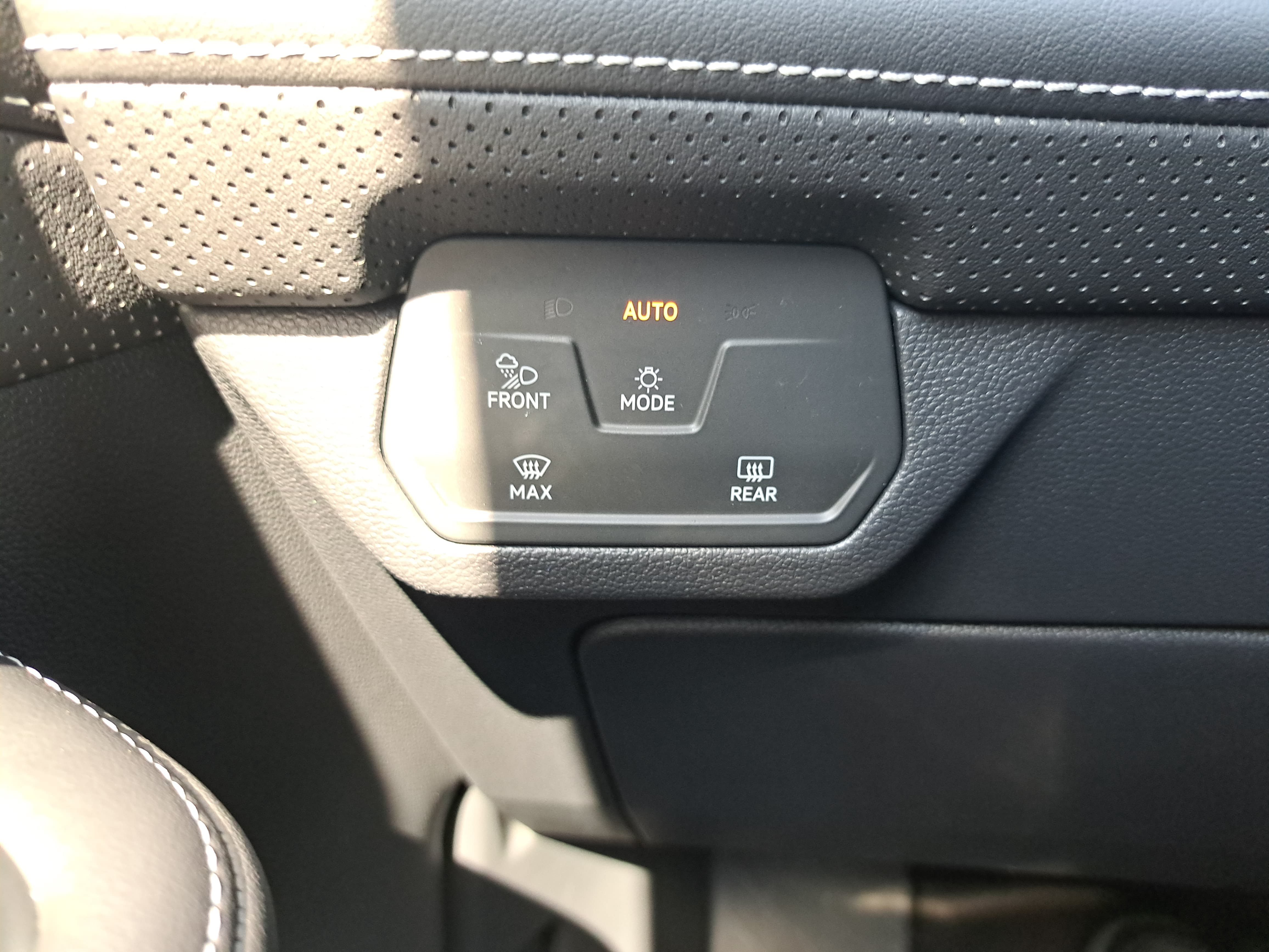 Used 2026 Volkswagen Atlas SE FWD image 25