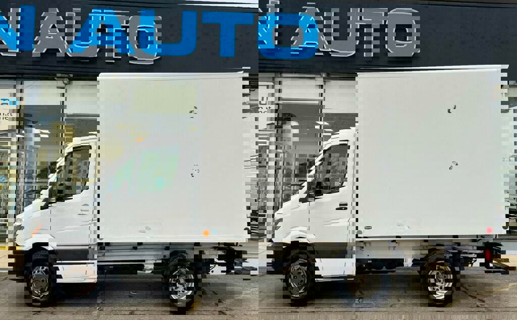 Used 2017 Freightliner Sprinter 3500 w/ Front Bench Seat Package image 2