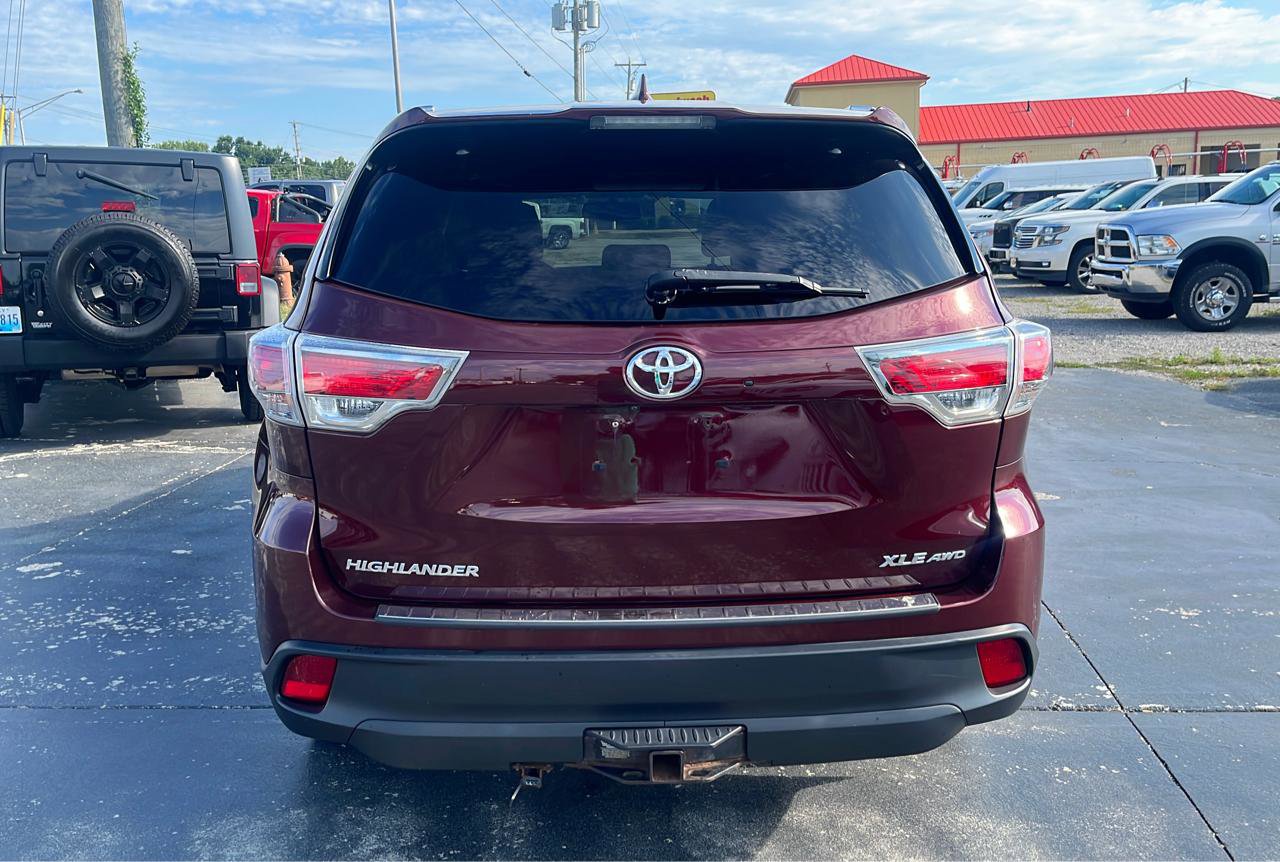Used 2016 Toyota Highlander XLE AWD/4WD image 4