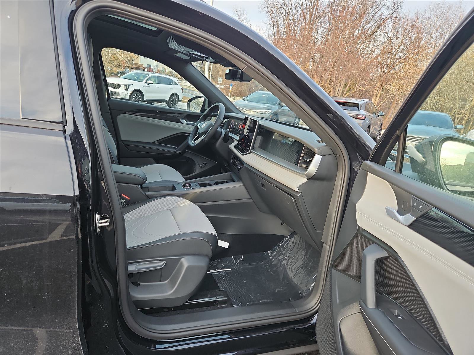 New 2026 Volkswagen Tiguan SE R-Line image 29