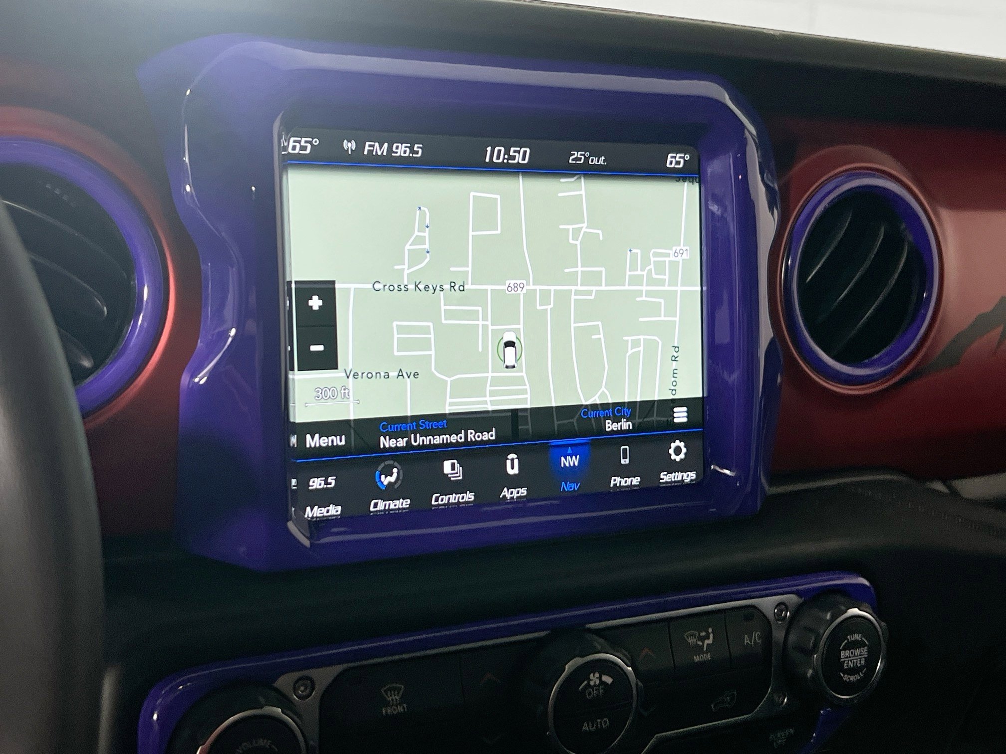 Used 2023 Jeep Gladiator Rubicon w/ LED Lighting Group AWD/4WD image 13