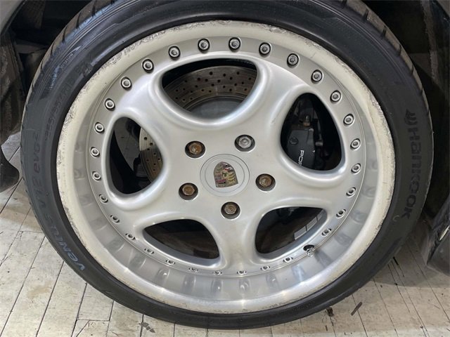 Used 2001 Porsche 911 Carrera 4 image 14