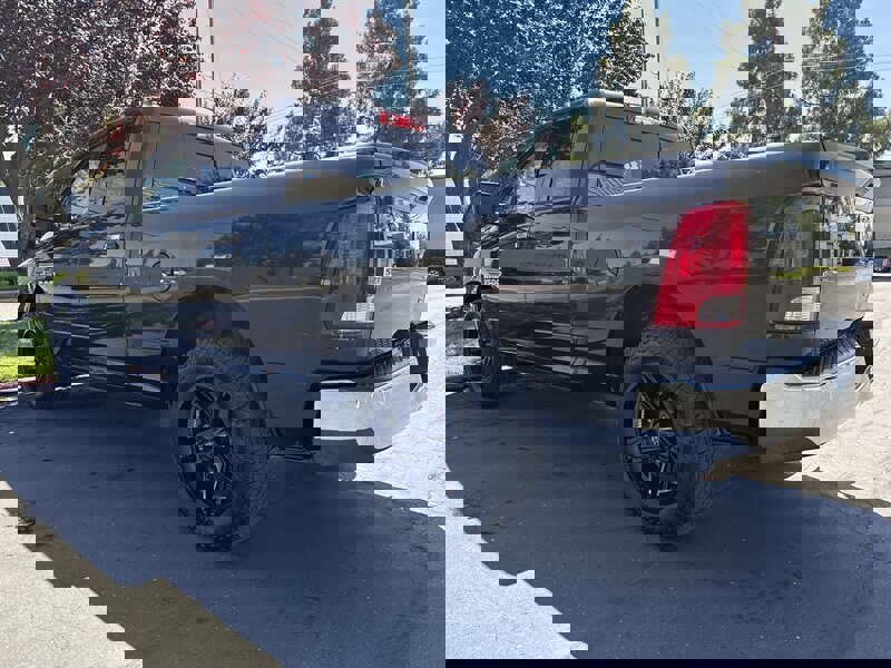 Used 2017 RAM 1500 Classic SLT image 8