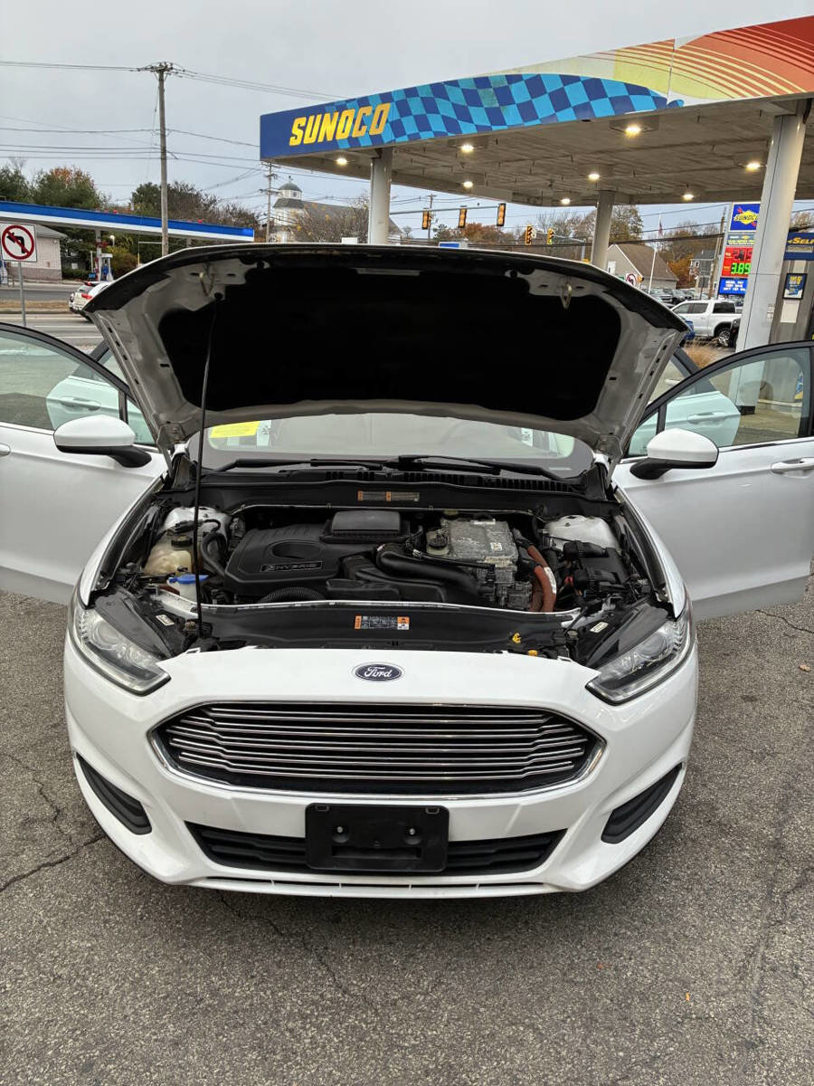 Used 2015 Ford Fusion S image 9