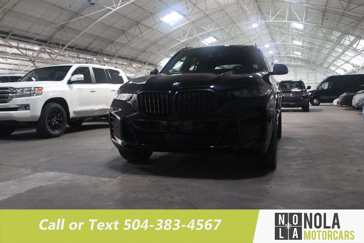 Used 2024 BMW X5 xDrive40i w/ M Sport Package image 3