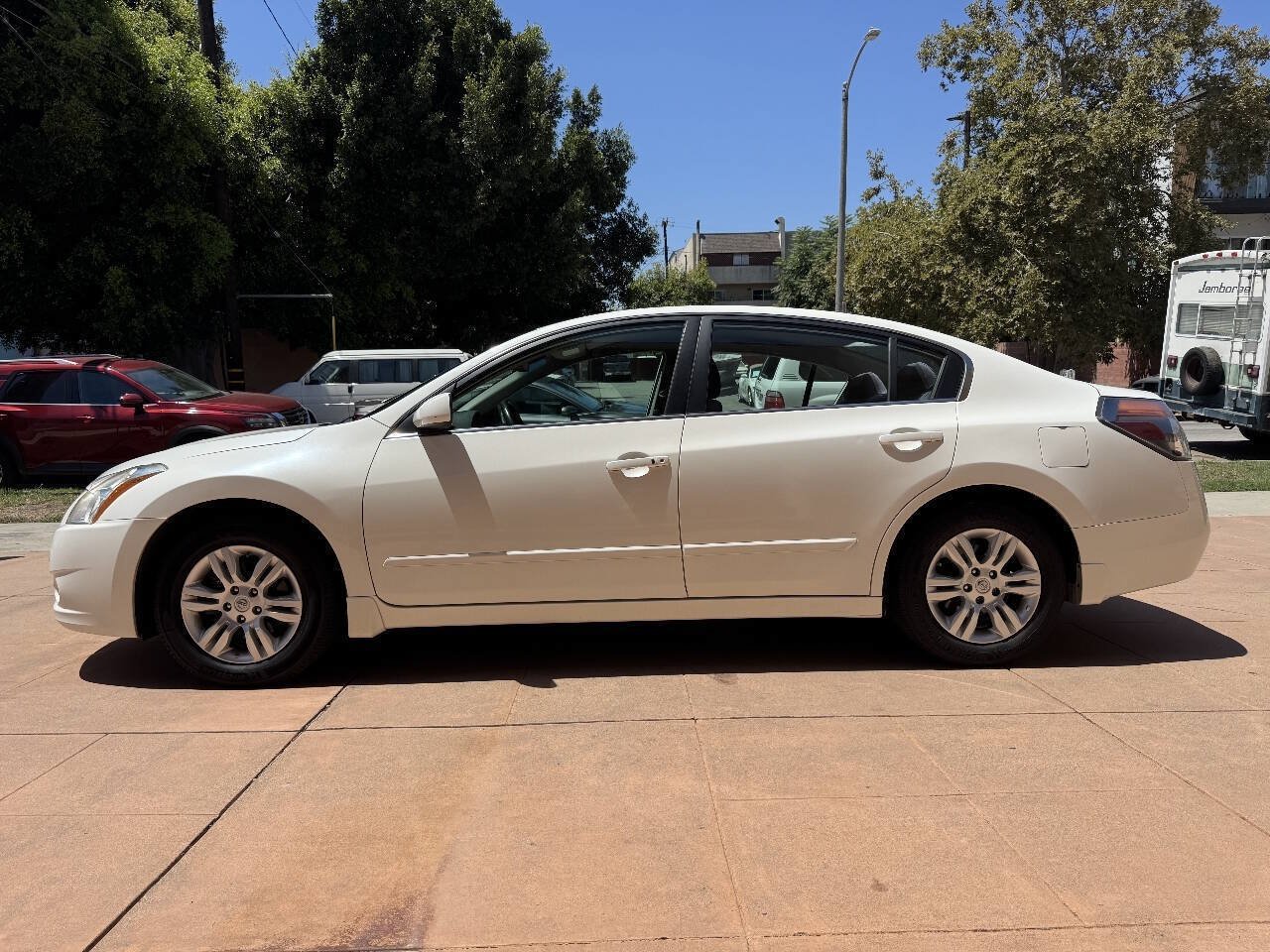 Used 2011 Nissan Altima 2.5 S w/ Convenience Pkg FWD image 5