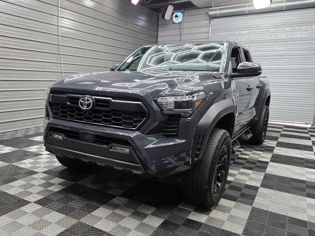 Used 2024 Toyota Tacoma TRD Off-Road w/ TRD Off Road Upgrade Package AWD/4WD image 47