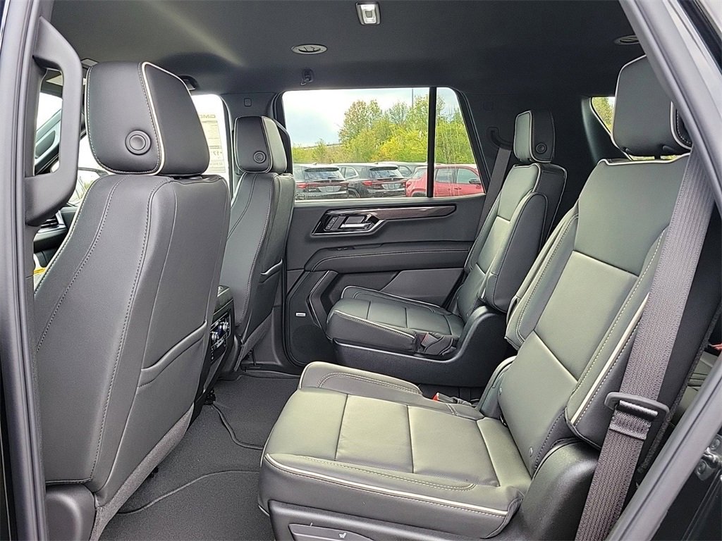New 2026 GMC Yukon Elevation image 12