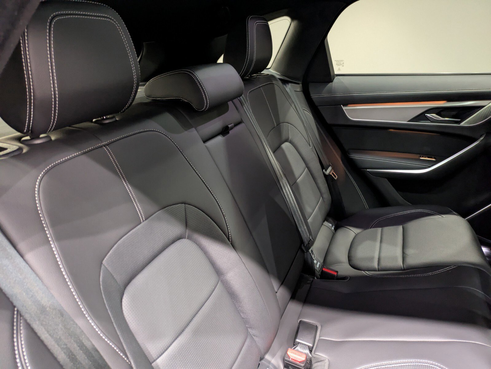 New 2026 Jaguar F-PACE R-Dynamic S image 23