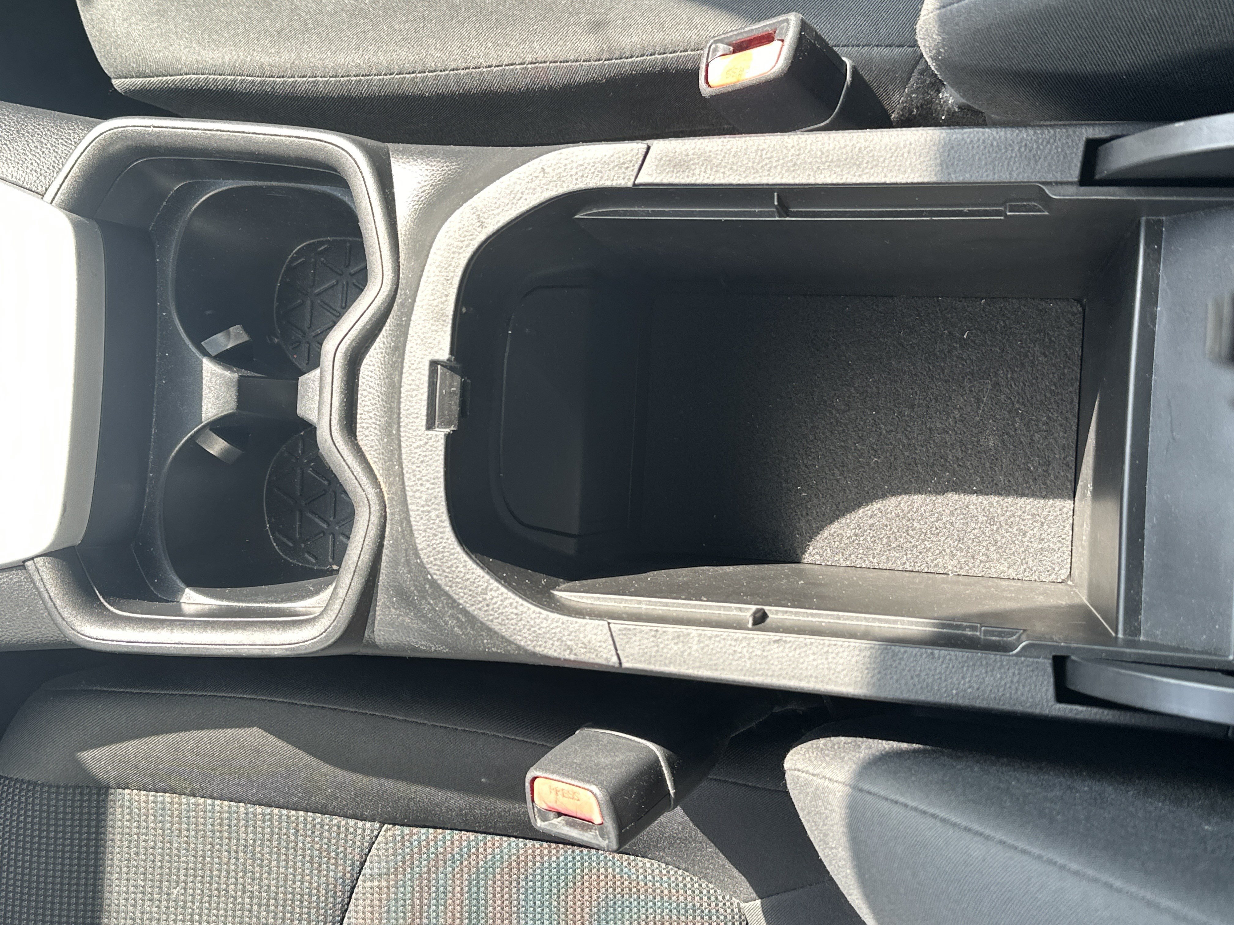 Used 2020 Toyota RAV4 LE FWD image 25