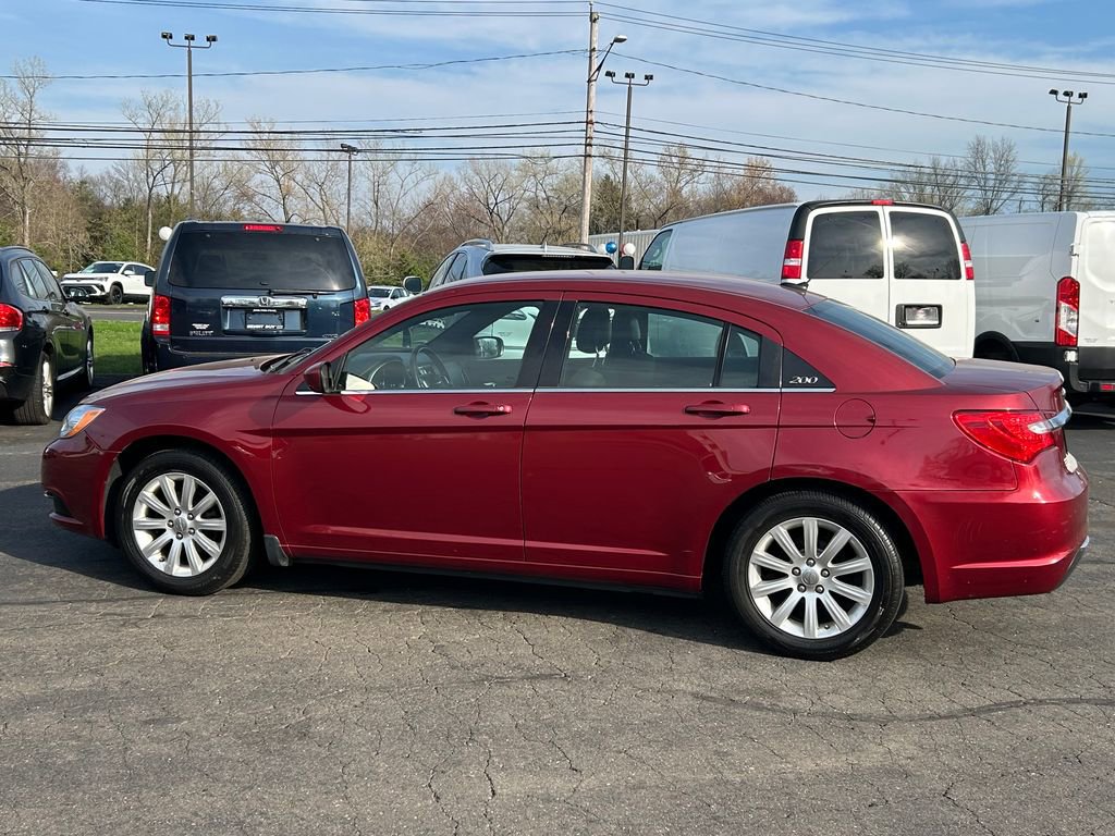 Used 2011 Chrysler 200 Touring FWD image 9