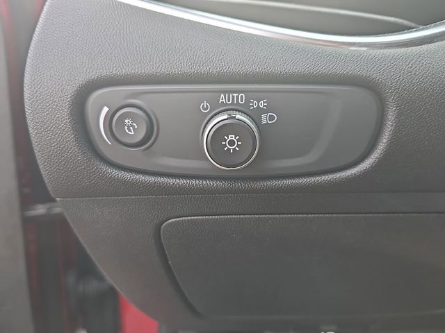 Used 2018 Chevrolet Malibu LT image 22