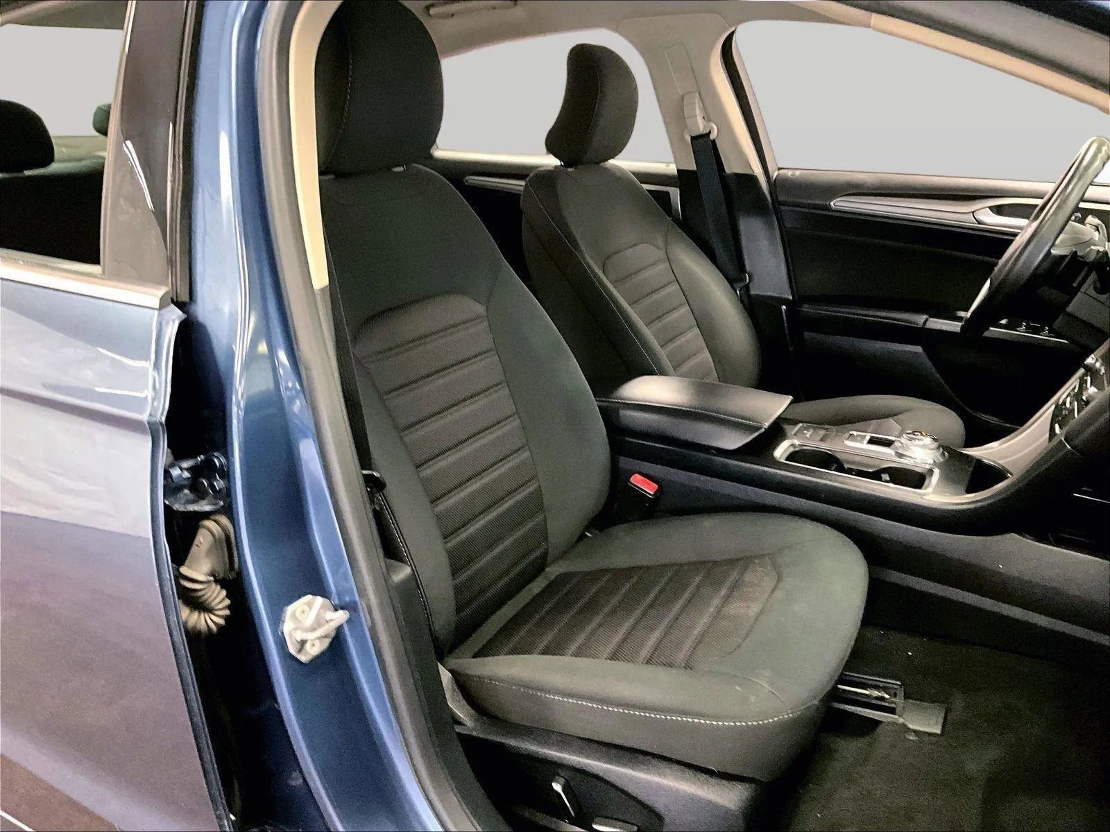 Used 2019 Ford Fusion SE image 8