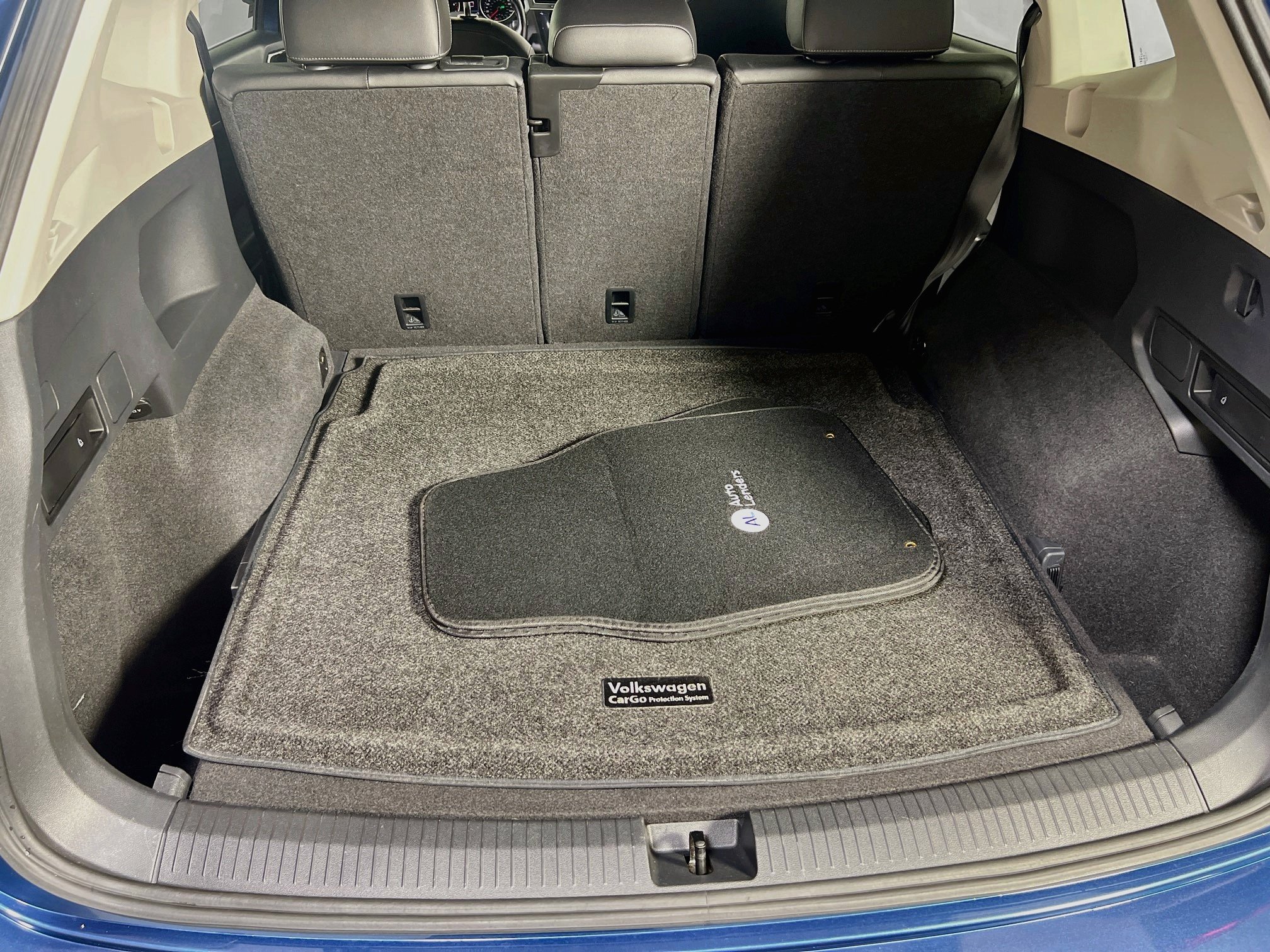 Used 2018 Volkswagen Tiguan SEL AWD/4WD image 26