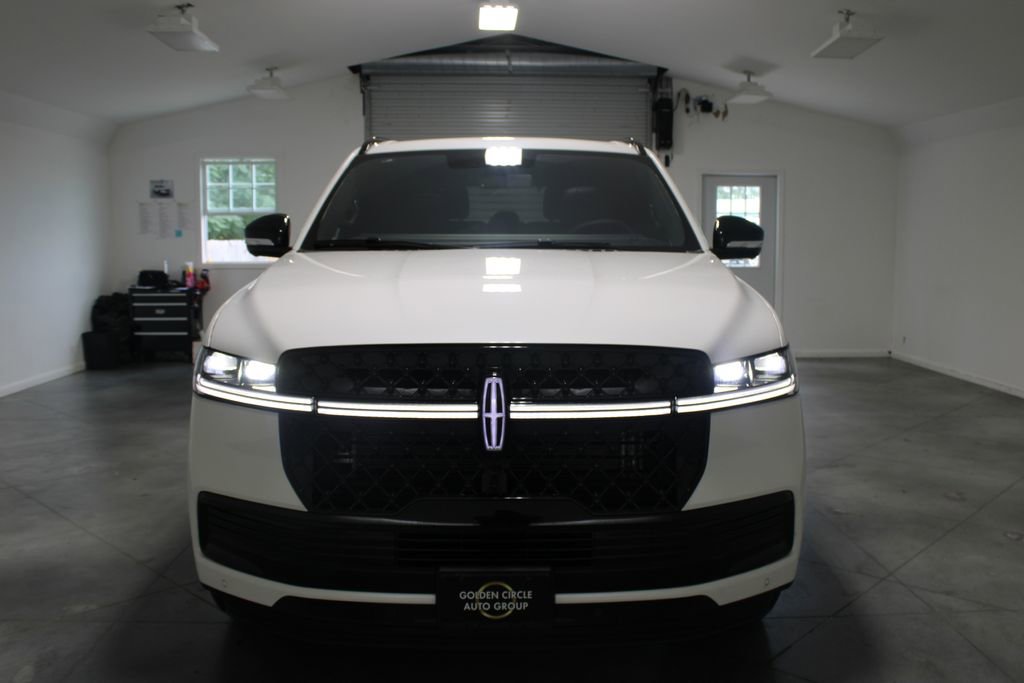Used 2025 Lincoln Navigator Reserve w/ Jet Appearance Package image 60