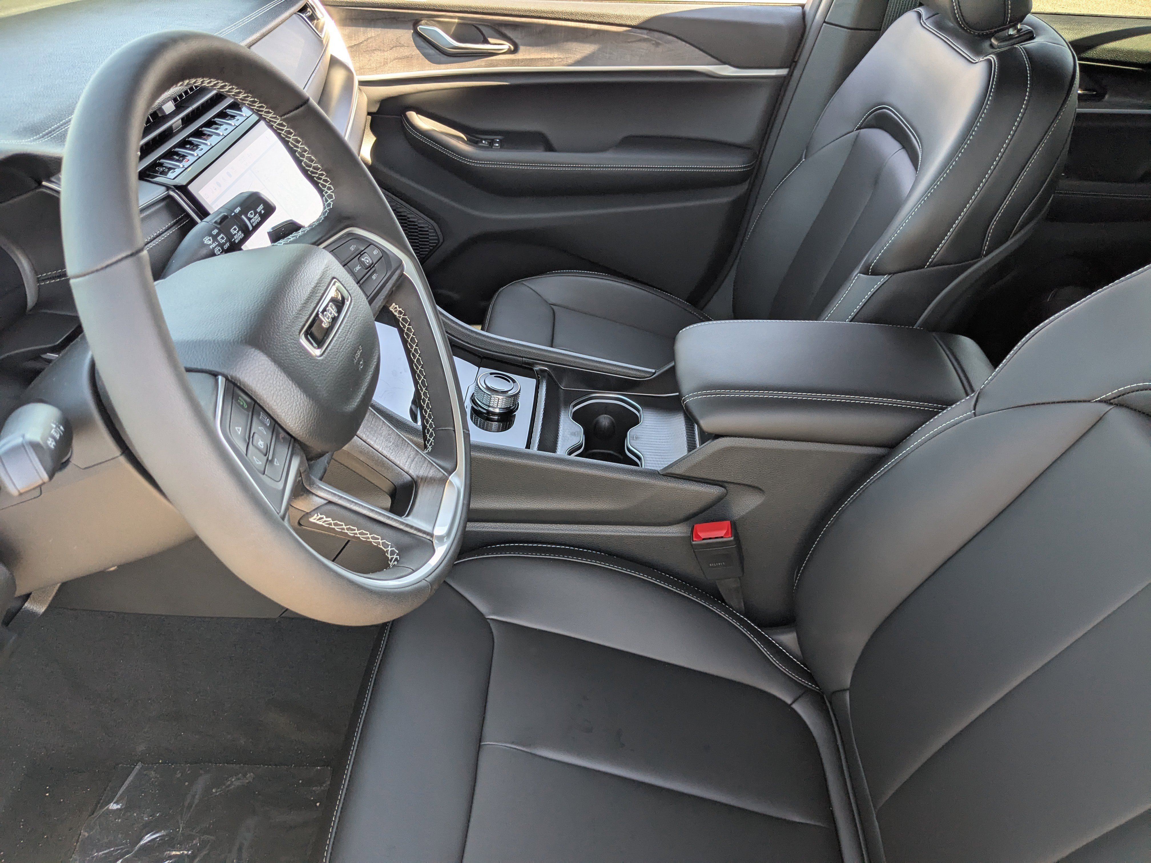 New 2025 Jeep Grand Cherokee Limited w/ Black Appearance Package RWD image 16