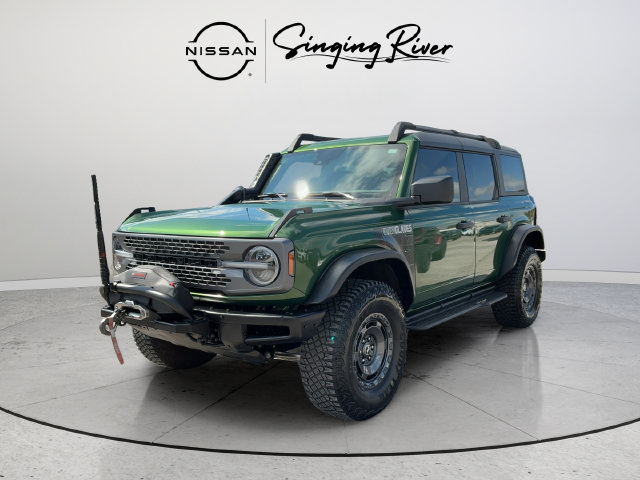 Used 2024 Ford Bronco Everglades AWD/4WD image 3