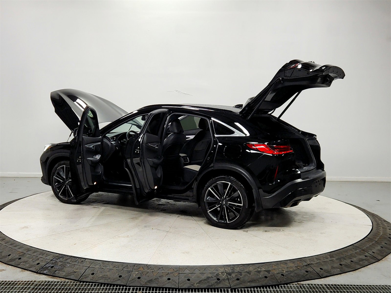 Used 2023 INFINITI QX55 Luxe w/ Cargo Package image 13