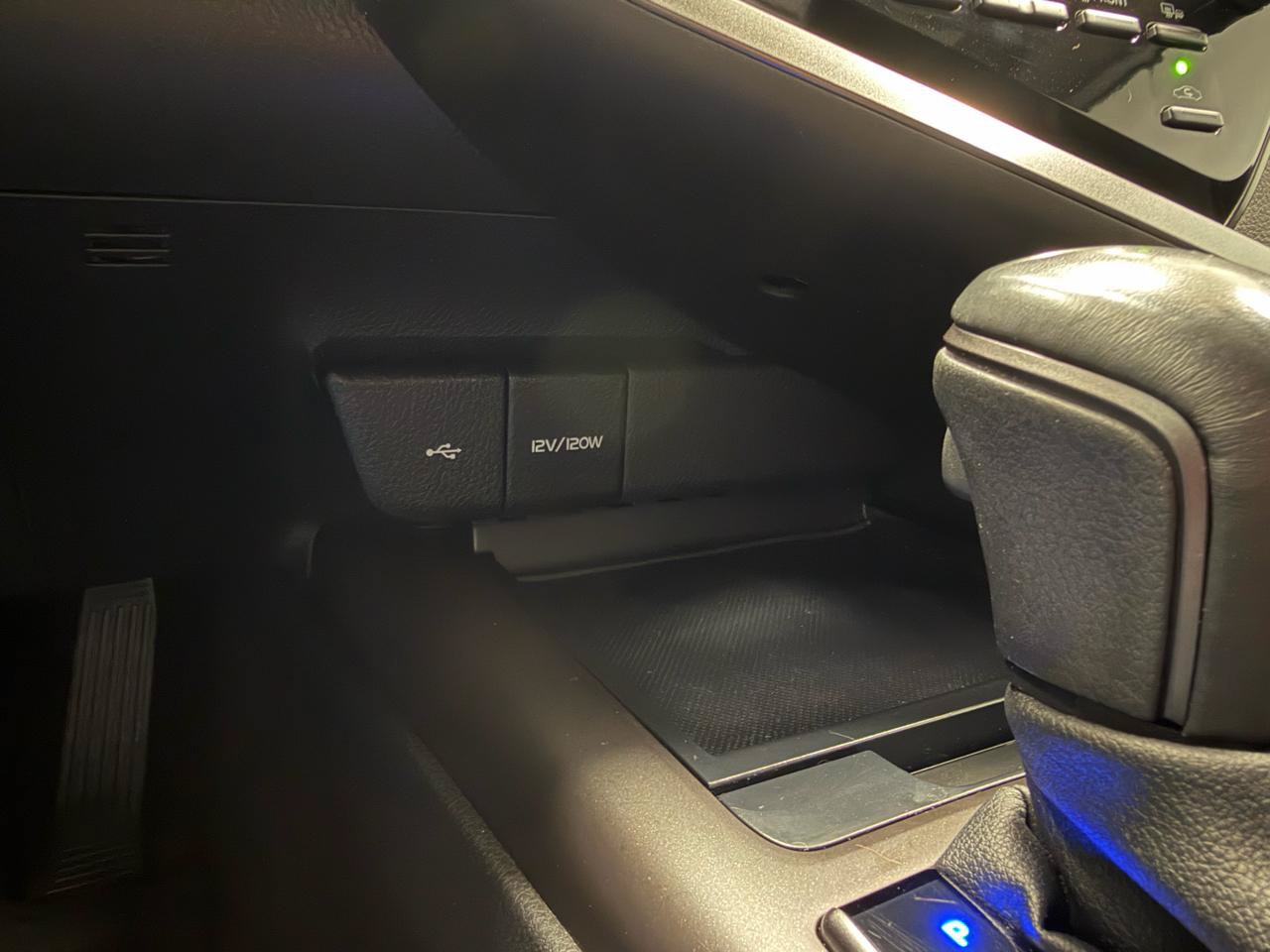Used 2021 Toyota Camry SE w/ Convenience Package FWD image 21