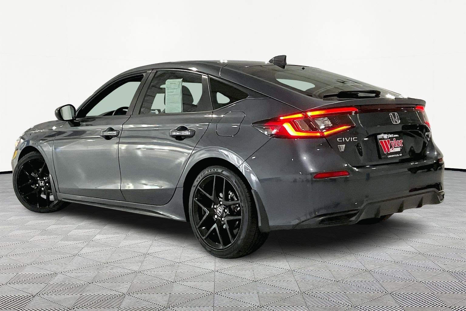 Used 2025 Honda Civic Sport image 4