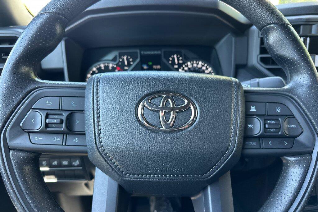 Used 2025 Toyota Tundra SR5 w/ SR5 Convenience Package AWD/4WD image 22