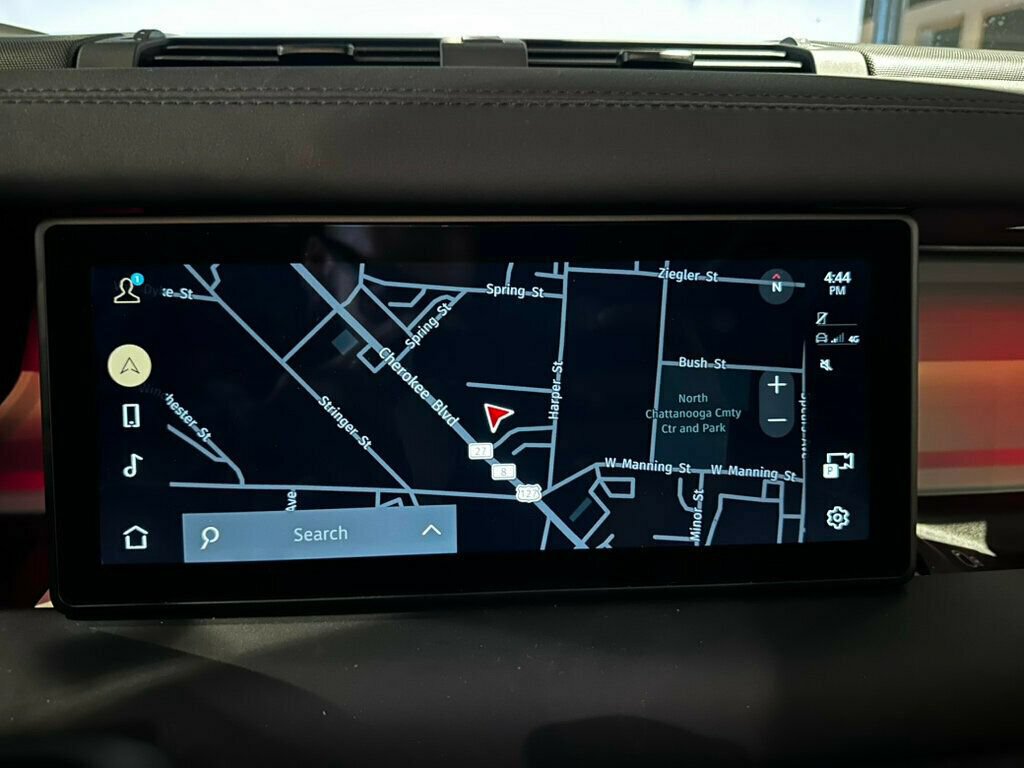 Used 2024 Land Rover Defender 90 X-Dynamic SE AWD/4WD image 17