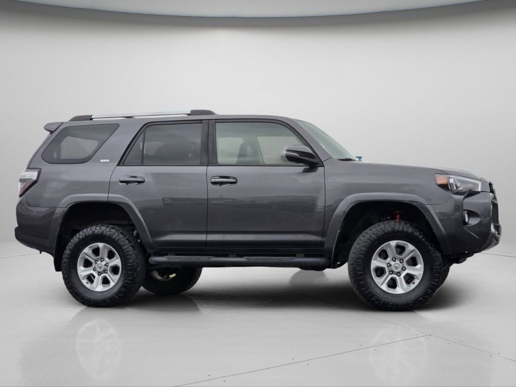 Used 2020 Toyota 4Runner SR5 Premium w/ Moonroof Package AWD/4WD image 24