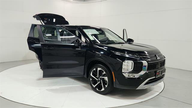 Used 2024 Mitsubishi Outlander SE image 29