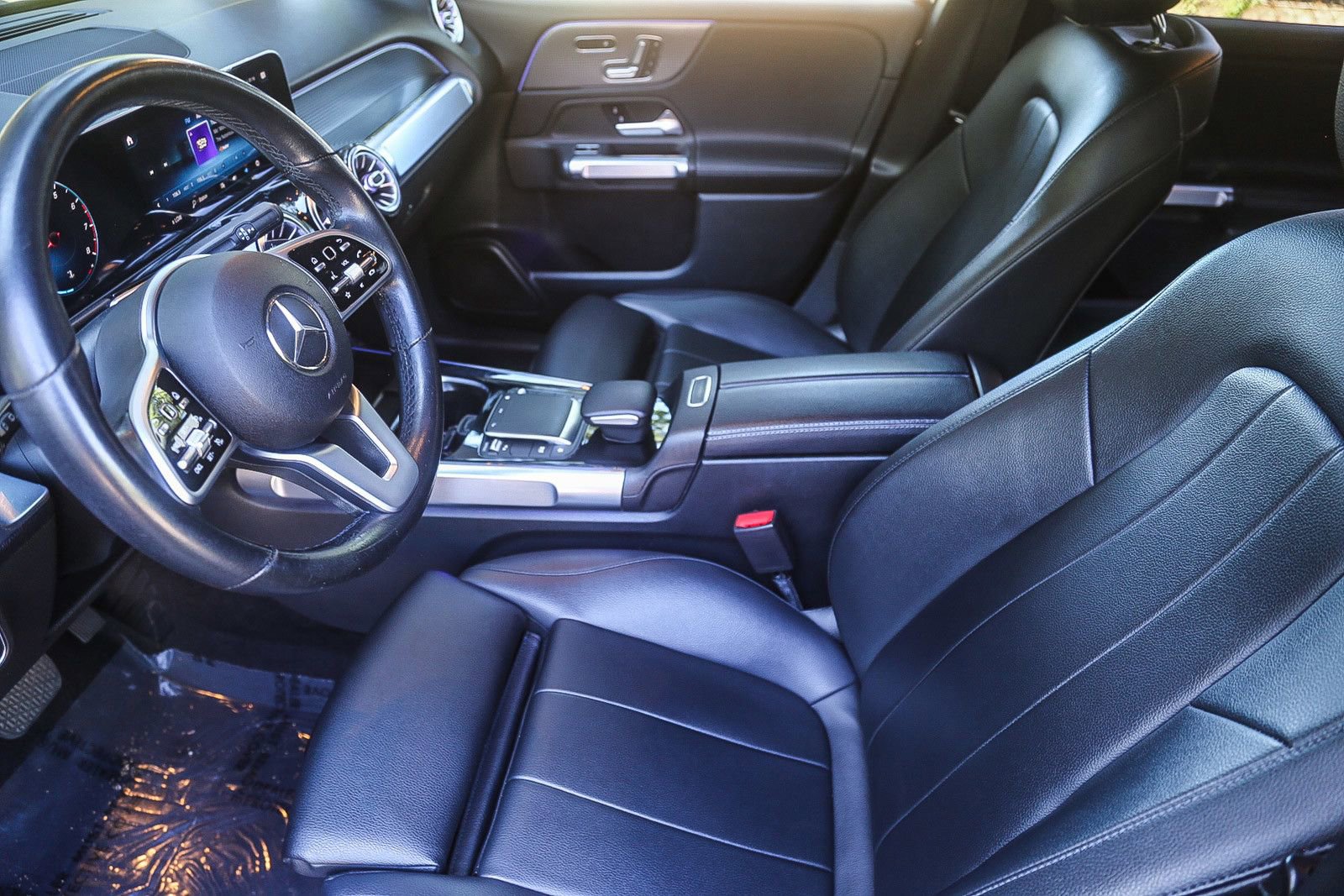 Used 2021 Mercedes-Benz GLB 250 4MATIC image 17