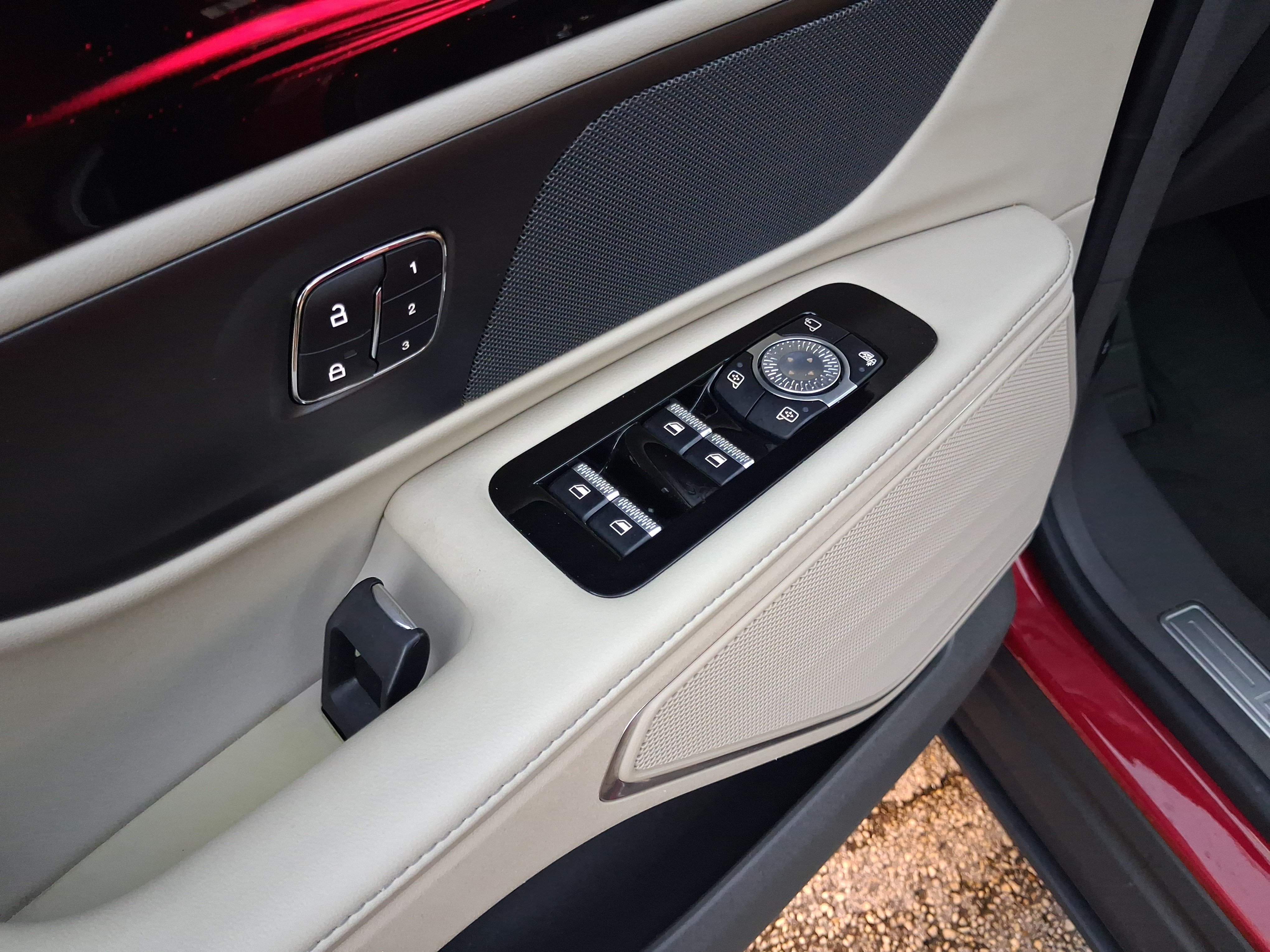 Certified 2024 Lincoln Nautilus Premier AWD/4WD image 13