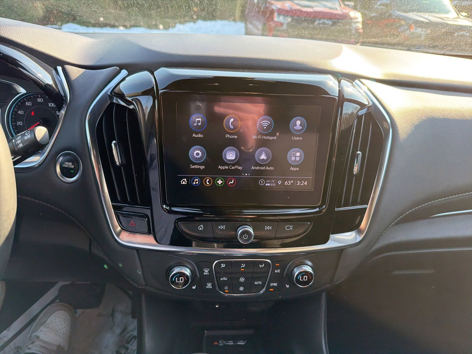 Used 2023 Chevrolet Traverse LT image 10