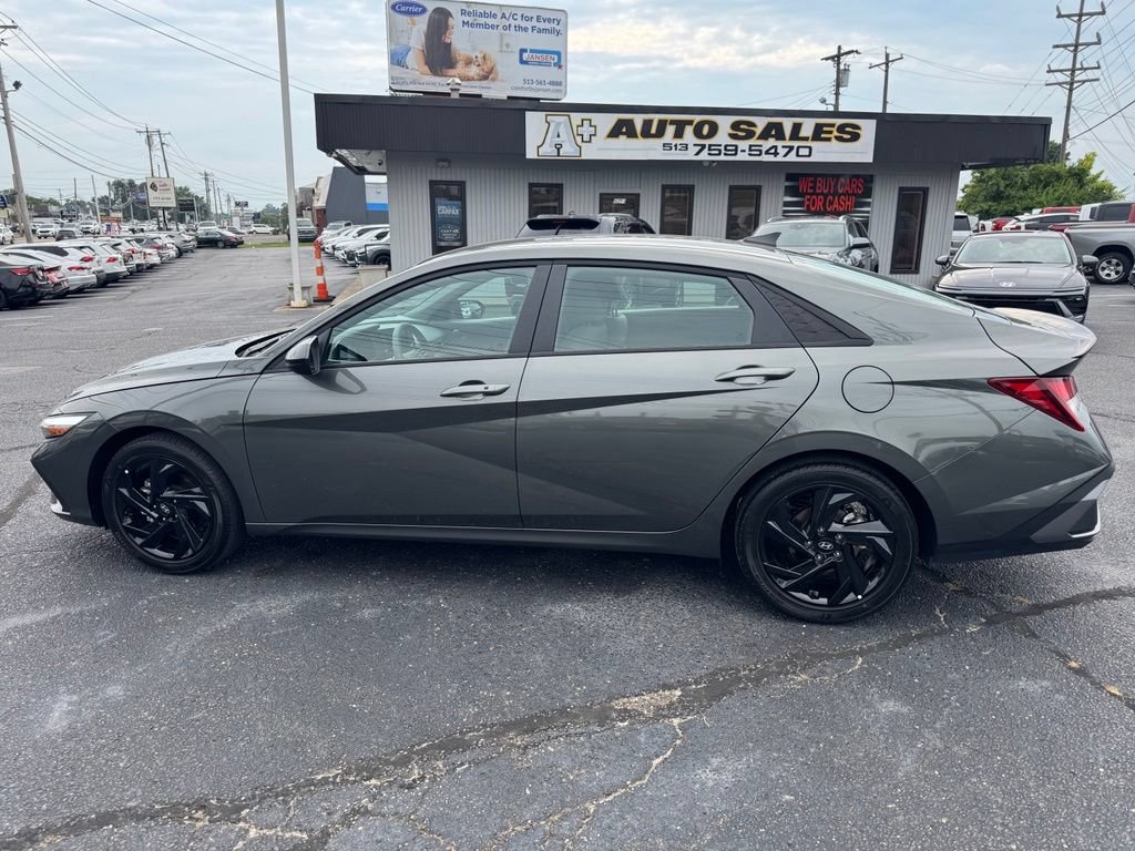 Used 2026 Hyundai Elantra Sport FWD image 9