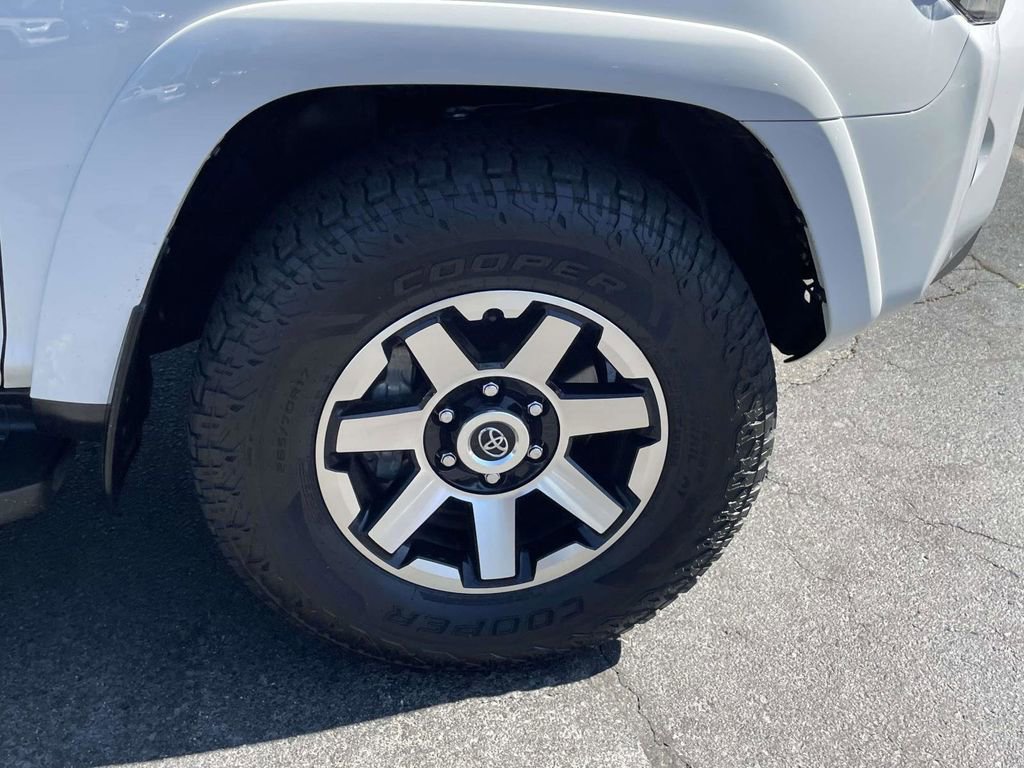 Used 2023 Toyota 4Runner TRD Off-Road Premium w/ Moonroof Package AWD/4WD image 28