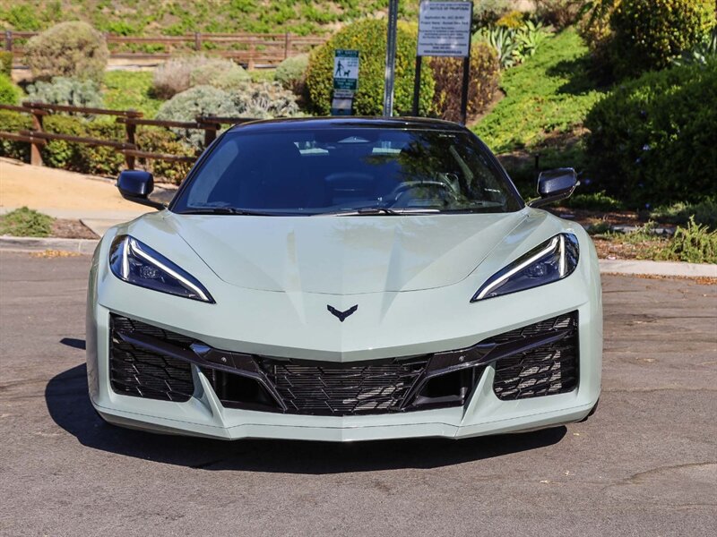 Used 2024 Chevrolet Corvette Z06 RWD image 8