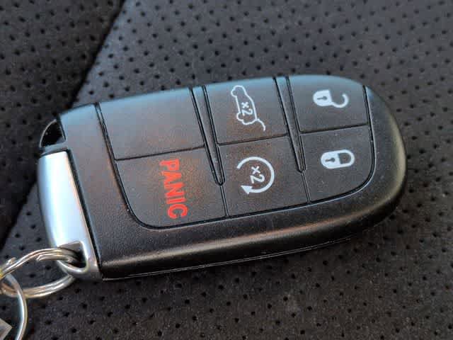 Used 2020 Jeep Grand Cherokee Laredo w/ Quick Order Package 2BN North AWD/4WD image 35