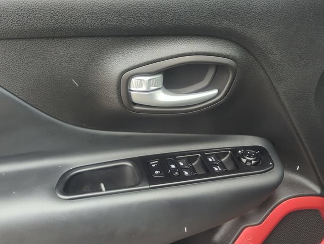 Used 2023 Jeep Renegade Trailhawk w/ Sun/Sound Group AWD/4WD image 13