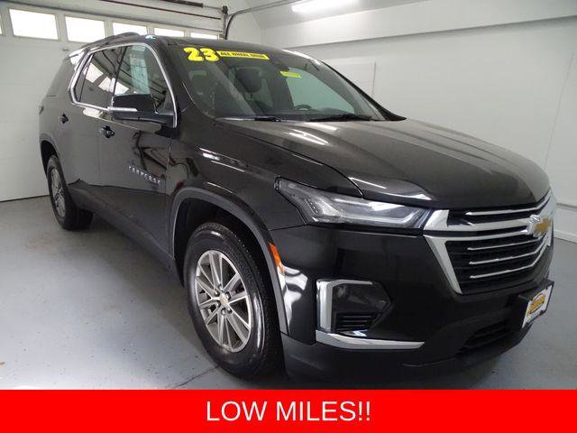 Used 2023 Chevrolet Traverse LT AWD/4WD image 1