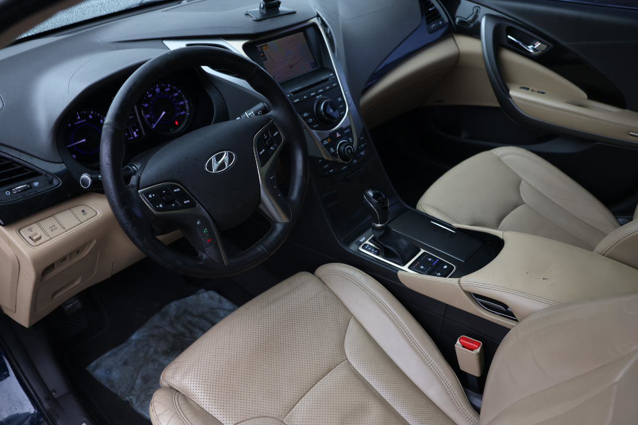 Used 2013 Hyundai Azera w/ Technology Pkg image 4