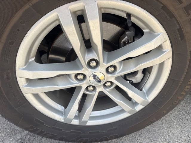 Used 2021 Ford Explorer XLT RWD image 2